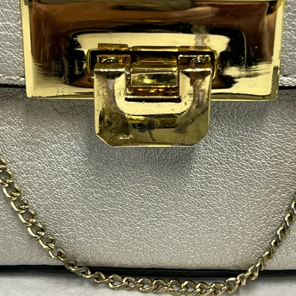 Chic Silver Satchel with Gold Details - Picture 8 of 8